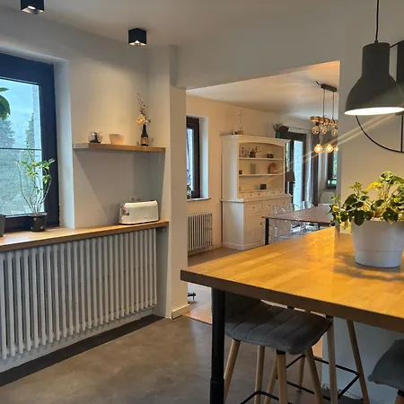 Villa 4ch-2sdb Dans Un Quartier Calme *