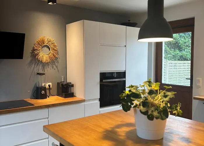 Villa 4ch-2sdb Dans Un Quartier Calme *